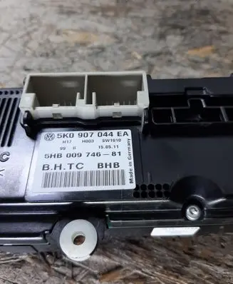 Volkswagen Jetta VI Climate control unit 5K0907044EA 5HB00974681