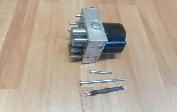 Renault Laguna II ABS Pump 8200808145 10096014443 7701209842