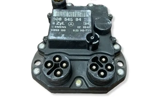 Mercedes-Benz E W124 Ignition amplifier control unit 0085459432