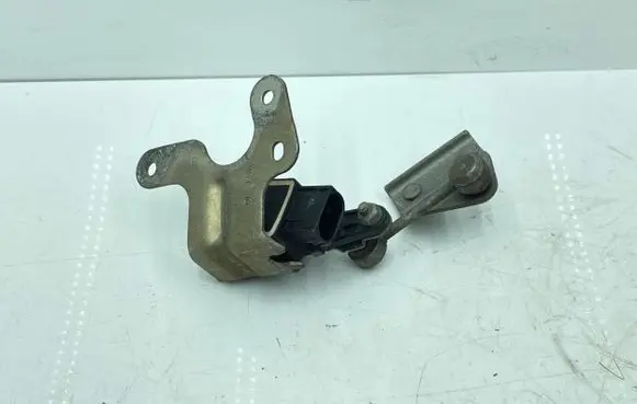Mercedes-Benz SL AMG R231 Rear air suspension level height sensor A0009050303