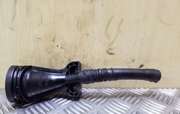Nissan Qashqai Oil fill pipe 8200825703 8200825706