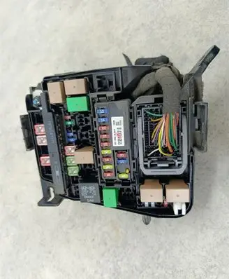 KIA Carens III Fuse box set 919513X110