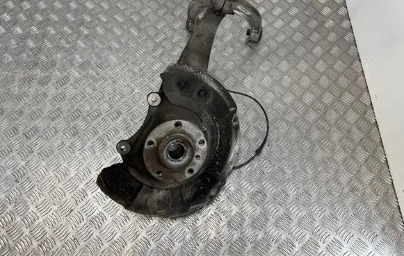 BMW 5 F10 F11 Front wheel hub 
