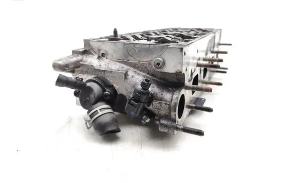 Volkswagen Golf Cross Engine head 04L103373E