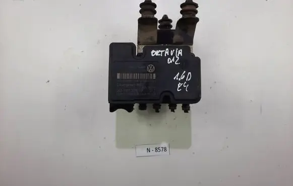 Skoda Octavia Mk2 (1Z) ABS Pump 1K0907379AK