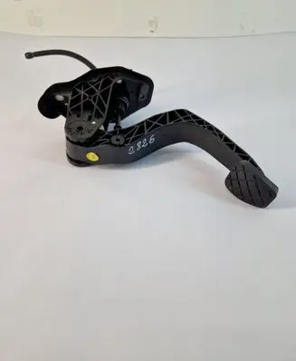 Volkswagen Polo V 6R Clutch pedal 6R0721152CZ