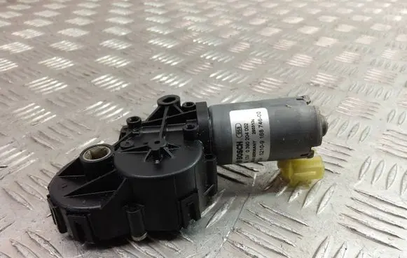 BMW 5 F10 F11 Seat adjustment motor 9168746