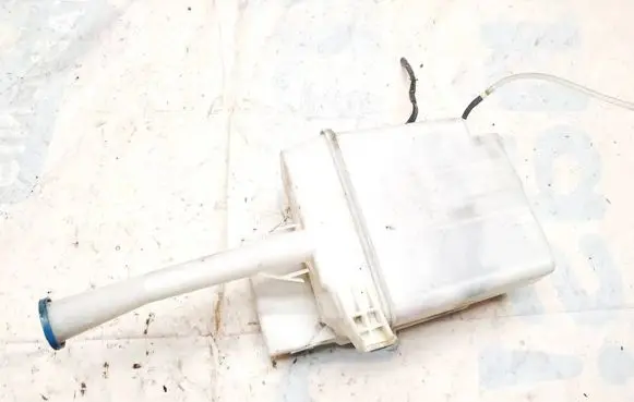Toyota Corolla E120 E130 Windshield washer fluid reservoir/tank