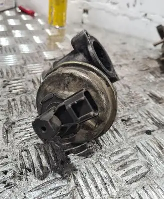 Ford Mondeo Mk III EGR valve 246A02P