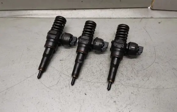Volkswagen Polo Fuel injectors set 045130073T 0414720035