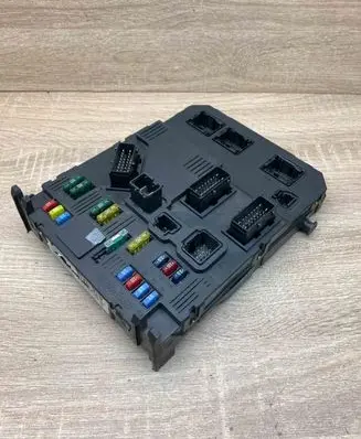 Peugeot 407 Fuse module 9655221080 S120104700L
