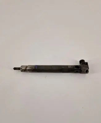 Mercedes-Benz C W205 Fuel injector A6510703287