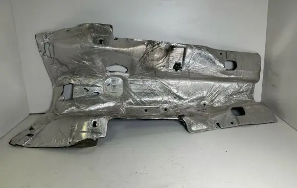 Dodge Durango III Heat shield in engine bay 
