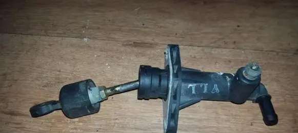Hyundai Elantra Clutch master cylinder
