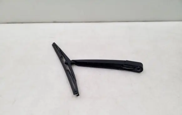 Nissan Qashqai Rear wiper blade arm