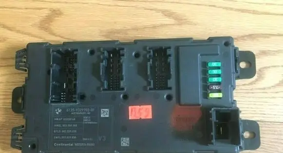 BMW 1 F20 F21 Fuse module 932970201 6135 9329702