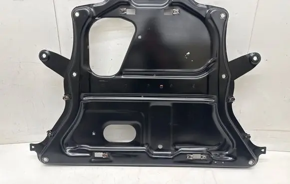 BMW 4 F36 Gran coupe Engine splash shield/under tray 6860952