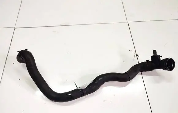 Volkswagen Golf V Engine coolant pipe/hose