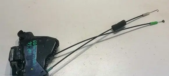 Suzuki Grand Vitara II Loading door lock 