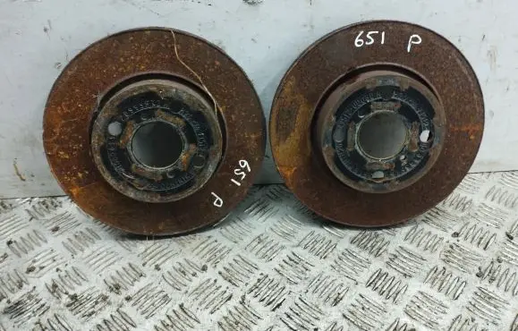 Toyota Yaris Front brake disc