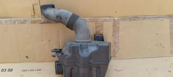 Volkswagen Caddy Intake resonator 1K0129622D