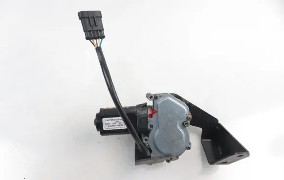 Microcar F8C Front wiper linkage M67008508