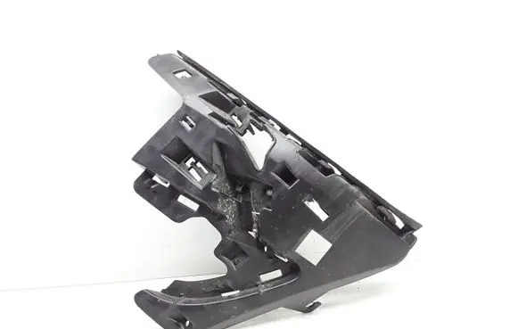 Front bumper mounting bracket