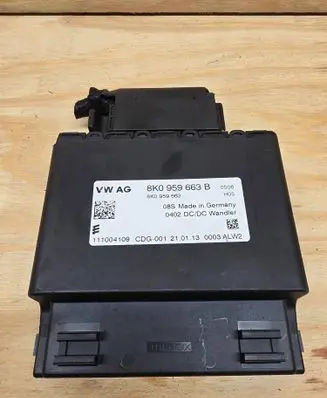 Audi A5 8T 8F Voltage converter/converter module 8K0959663B