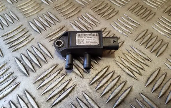 Audi Q7 4M Exhaust gas pressure sensor 059906051J