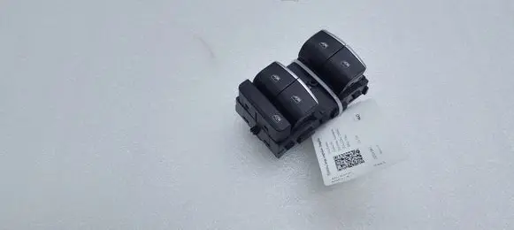 Alfa Romeo Giulia Electric window control switch 01561255400