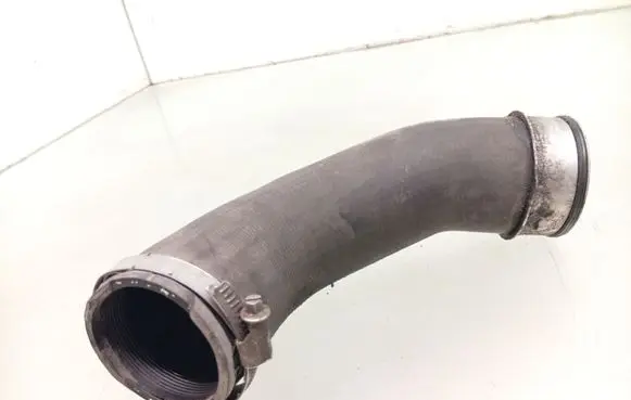 Volkswagen Transporter - Caravelle T5 Intercooler hose/pipe 7E0145941