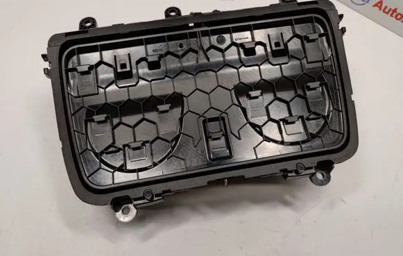 Cup holder front