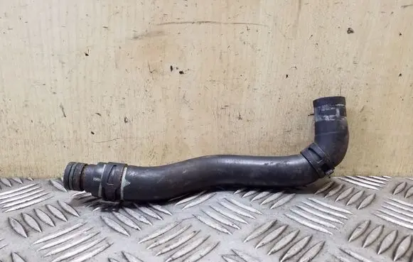 Audi A6 S6 C6 4F Engine coolant pipe/hose 059121073B