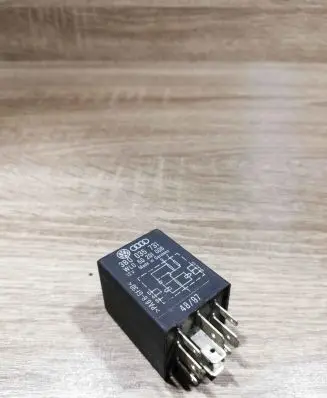 Volkswagen Golf IV Other relay 3b0035731