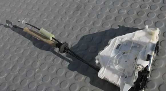 Mazda CX-30 Front door lock ZAMEKLEWYPRZODCX30