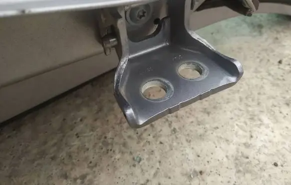 Citroen C4 II Rear door lower hinge