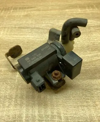 Opel Zafira B Turbo solenoid valve 55563534 70142001