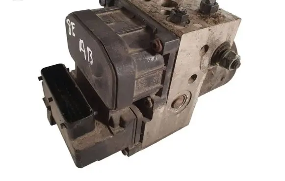 Audi A4 S4 B5 8D ABS Pump 8E0614111AB