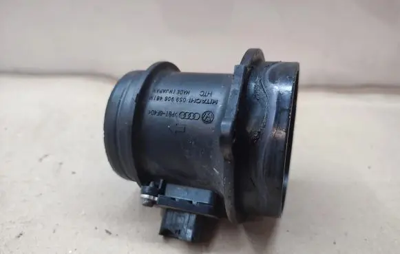 Audi A5 8T 8F Mass air flow meter 059906461