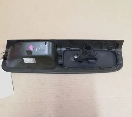 Volvo V50 Electric window control switch 8679667