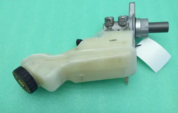 Mazda CX-3 Master brake cylinder 429338 ENA452052A