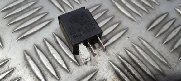 Volvo V70 Other relay 9441161 4RD007814-00