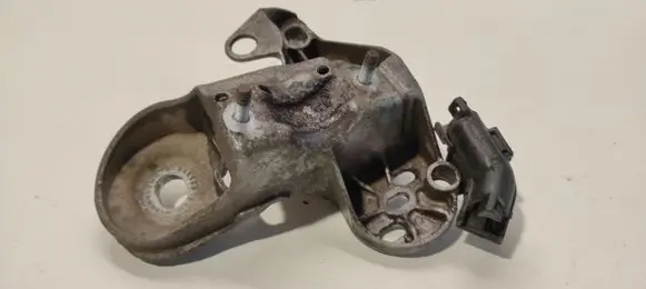 Skoda Superb B5 (3U) Engine mounting bracket 8E0199352