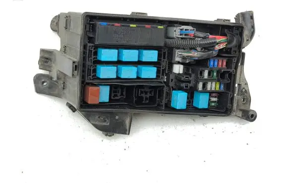 Lexus IS 220D-250-350 Fuse module 8921153020