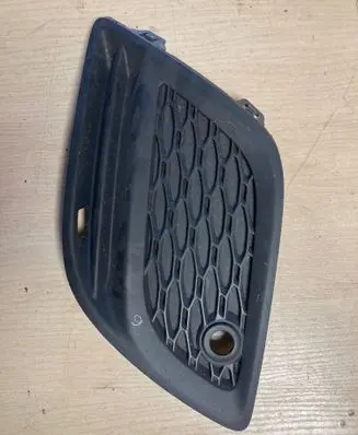 Volvo XC60 Front bumper lower grill 31290661