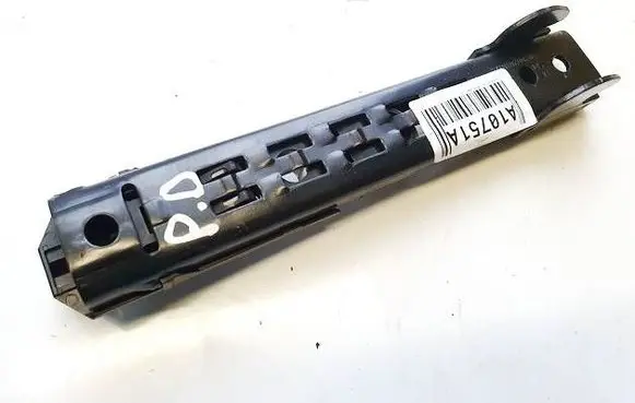 Volkswagen Golf Plus Seat belt adjustment rail 1t0357819