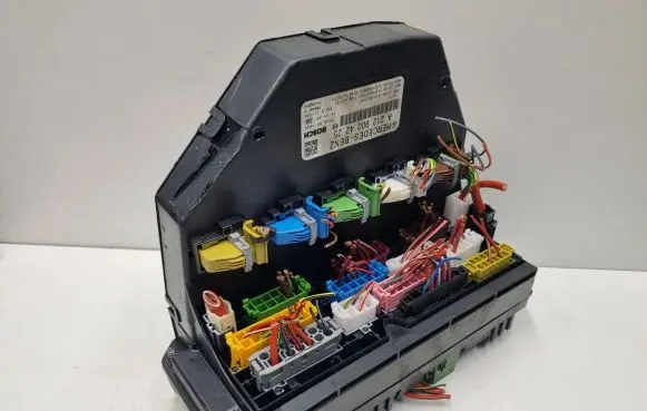 Mercedes-Benz E W212 SAM control unit A2129004225 2129004225