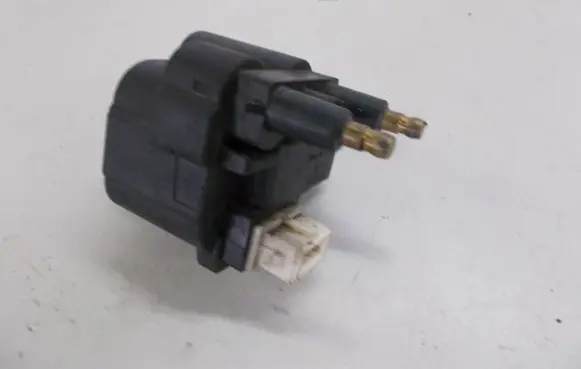 Renault Megane I High voltage ignition coil 7700850999