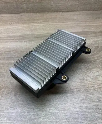 BMW 7 E65 E66 Power management control unit 6935431 8ES008270