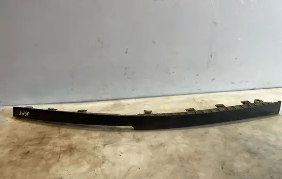 Front bumper lip